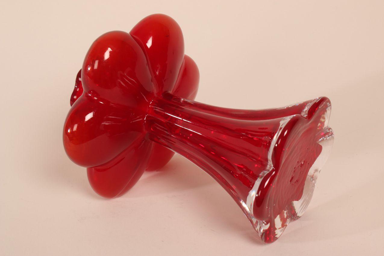 Helena Tynell Riihimäen lasi punainen "Päivänkukka" maljakko / Red Vase - Image 5