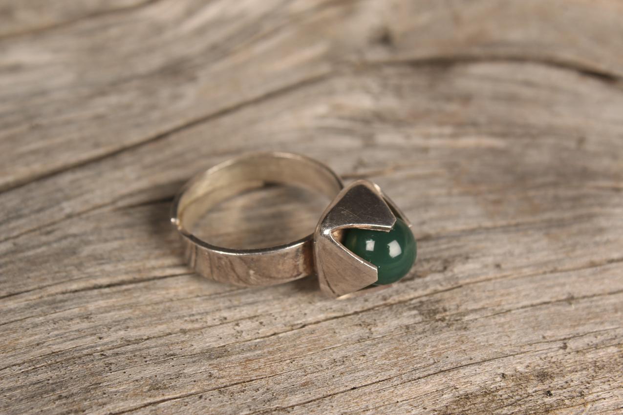 Elis Kauppi Kupittaan Kulta hopea sormus / Green Stone Silver Ring - Image 4