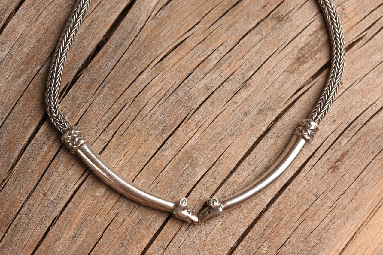 Kalevala Koru hopeinen Hirvenpää kääty / Silver Hirvenpää Coil Necklace - Image 8
