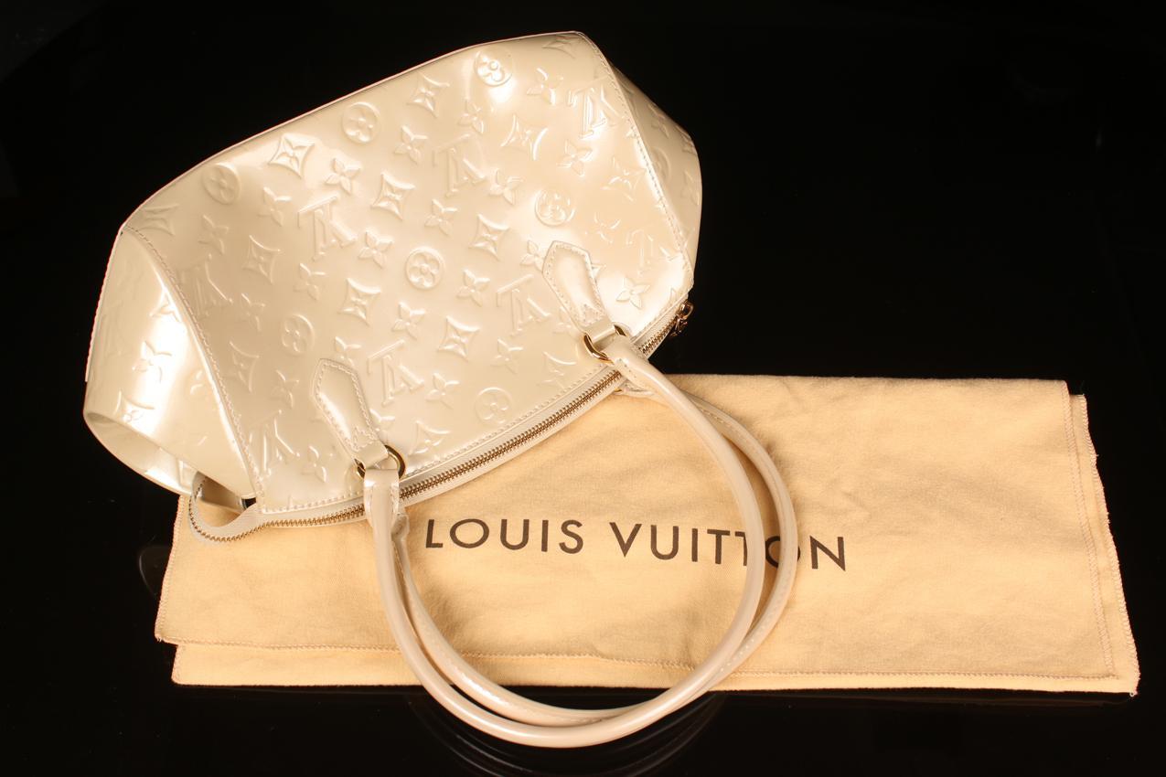 Louis Vuitton Amarante Monogram Vernis PM Sherwood laukku - Image 2