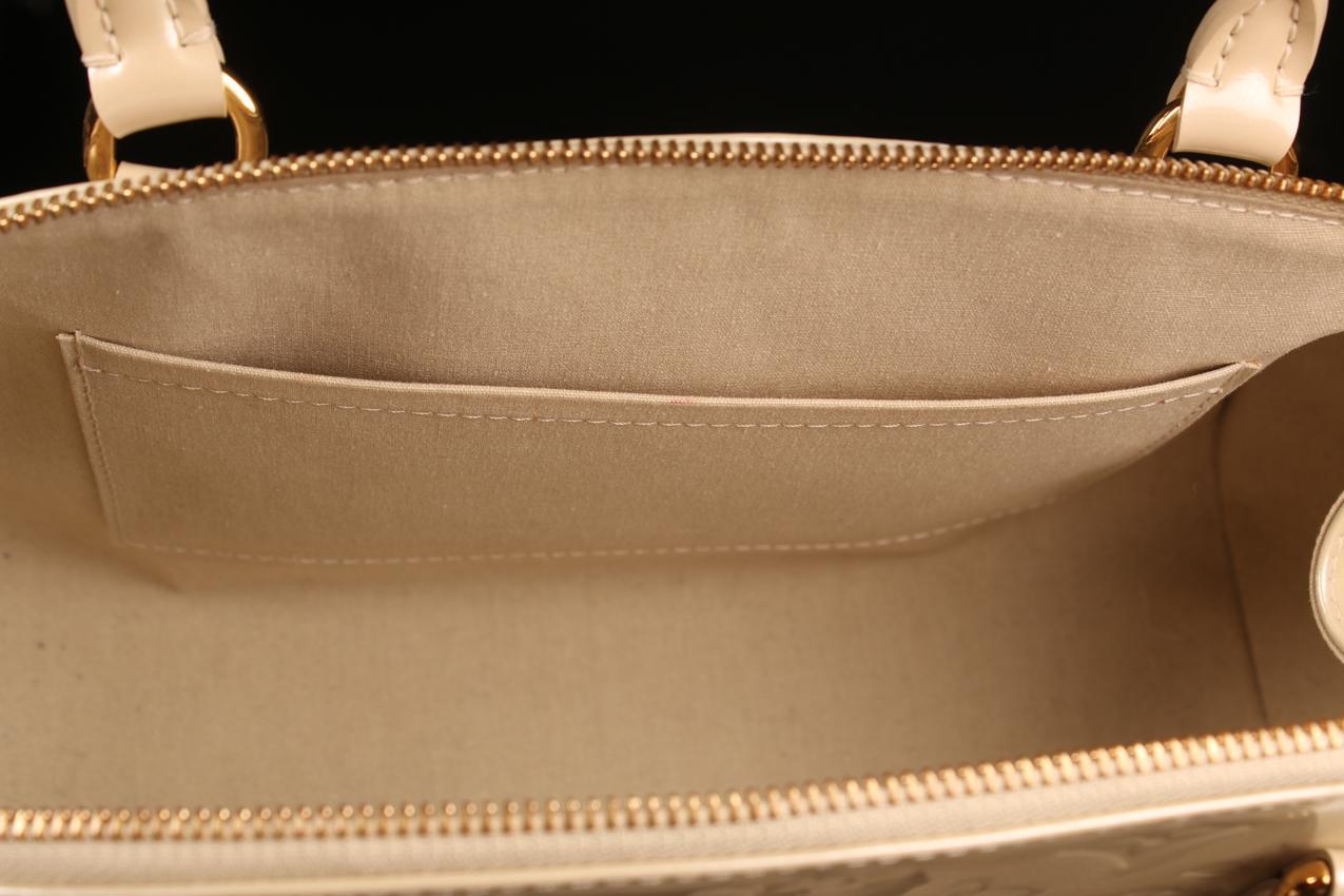Louis Vuitton Amarante Monogram Vernis PM Sherwood laukku - Image 11