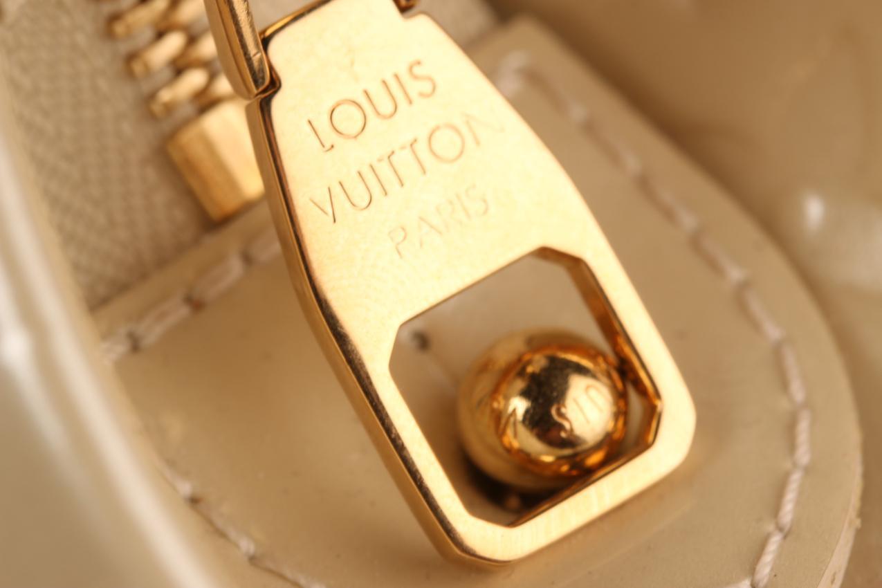 Louis Vuitton Amarante Monogram Vernis PM Sherwood laukku - Image 14