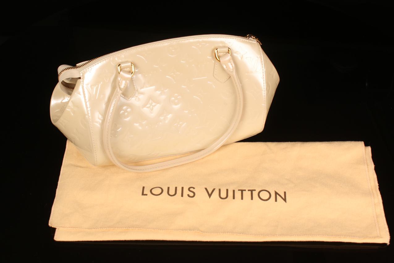 Louis Vuitton Amarante Monogram Vernis PM Sherwood laukku