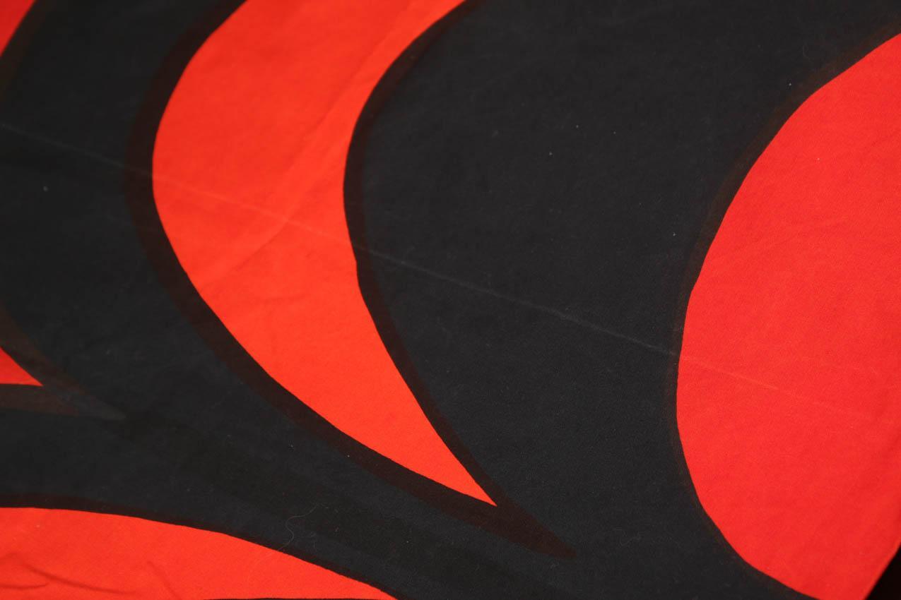 Vintage Marimekko punainen kangas “Kaivo” - Image 9