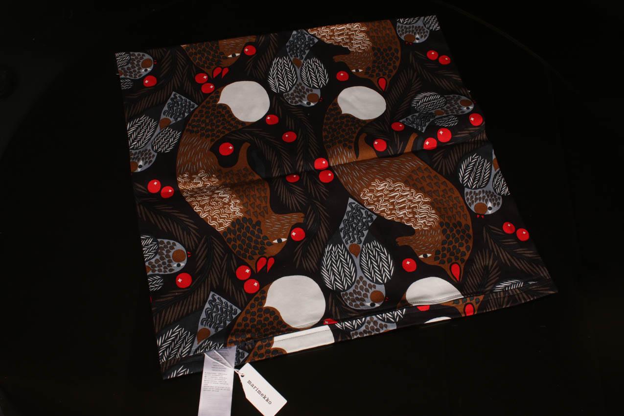 Marimekko tyynynpäällinen “Ketunmarja” / Marimekko pillow case “Ketunmarja”