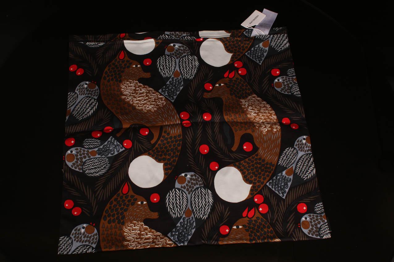 Marimekko tyynynpäällinen “Ketunmarja” / Marimekko pillow case “Ketunmarja” - Image 3
