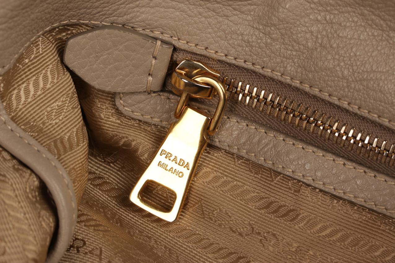 Prada Vitello Daino harmaa nahkalaukku - Image 14
