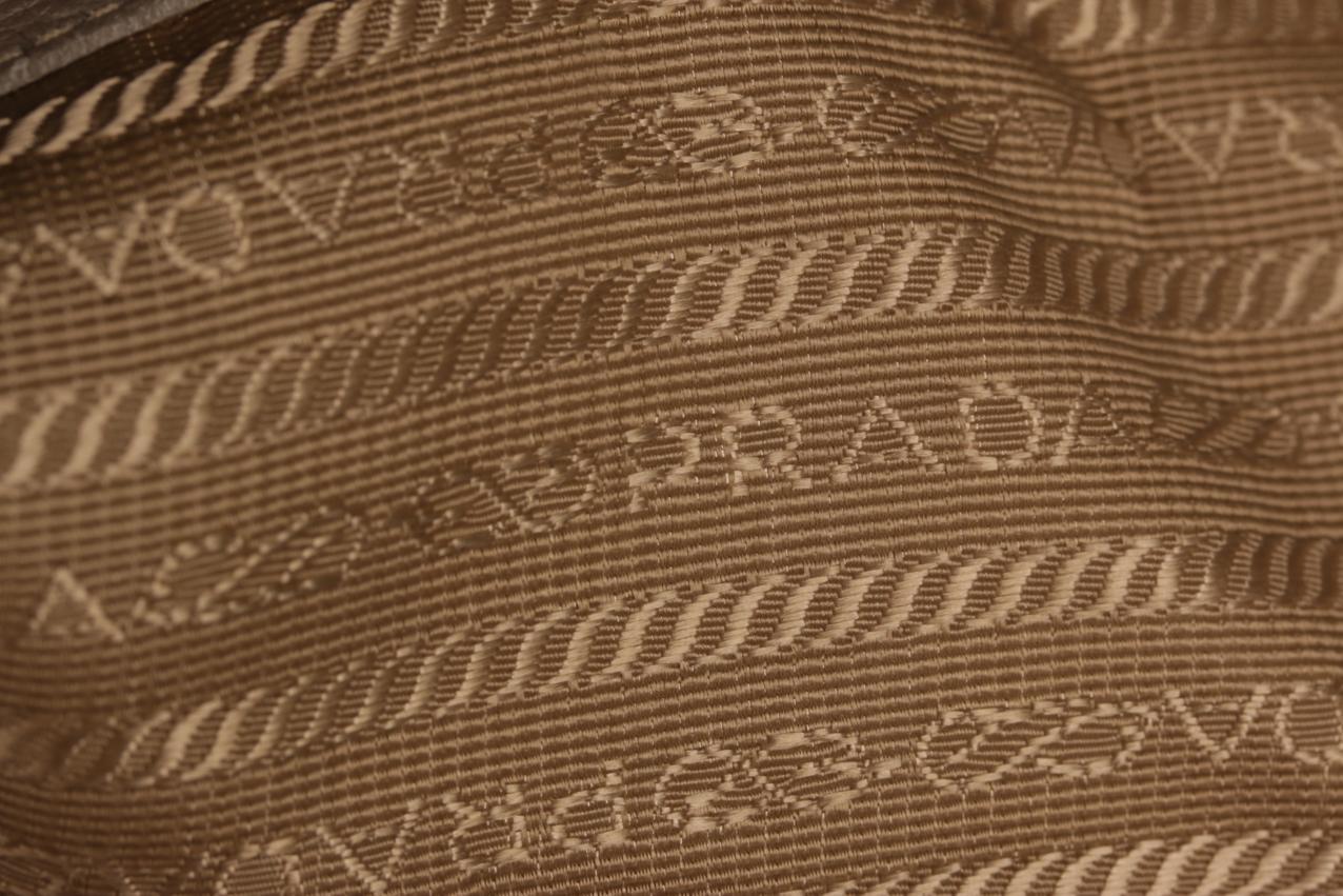 Prada Vitello Daino harmaa nahkalaukku - Image 15