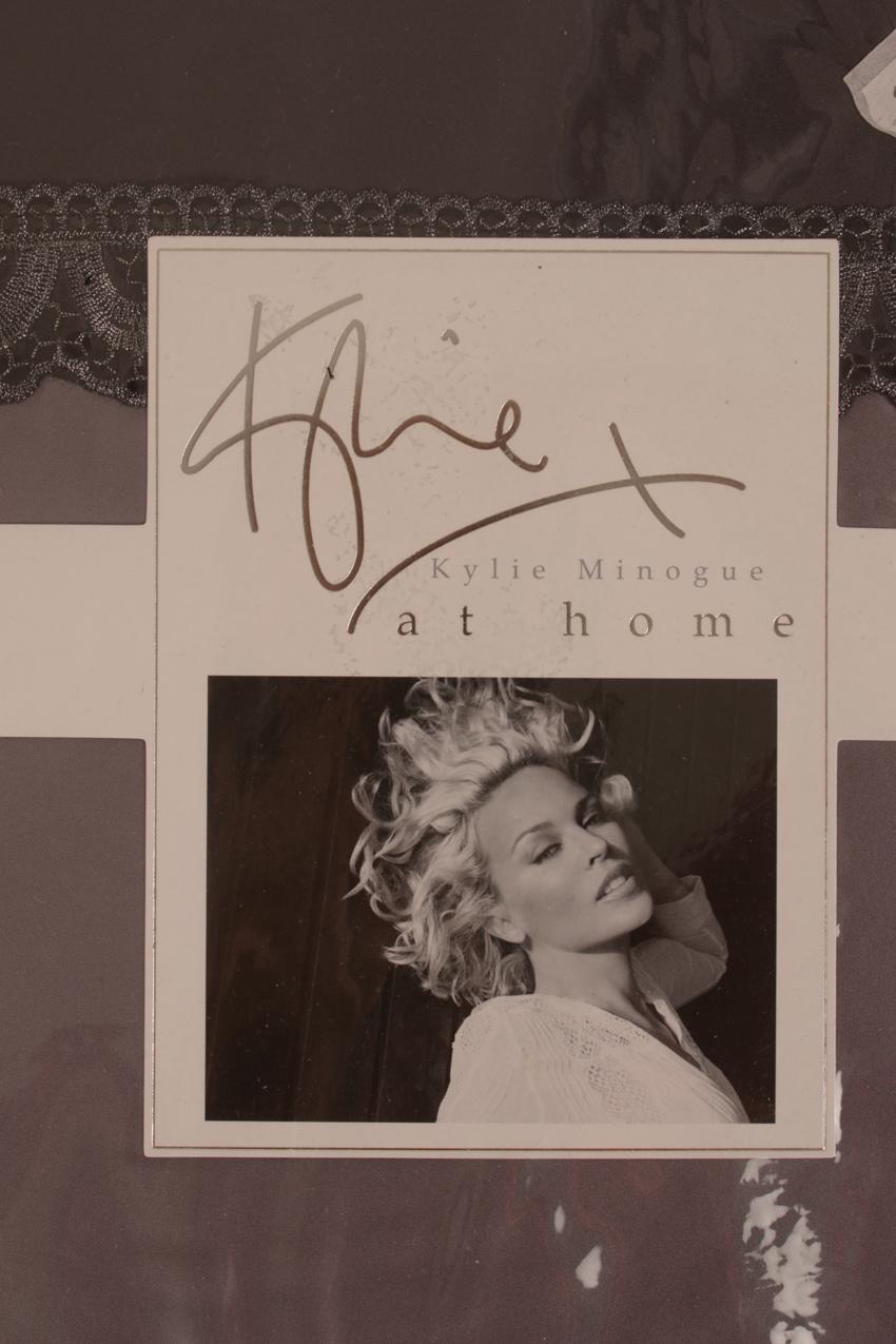 King size pussilakana Kylie Minoque at home / King size duvet cover Kylie Minogue at home