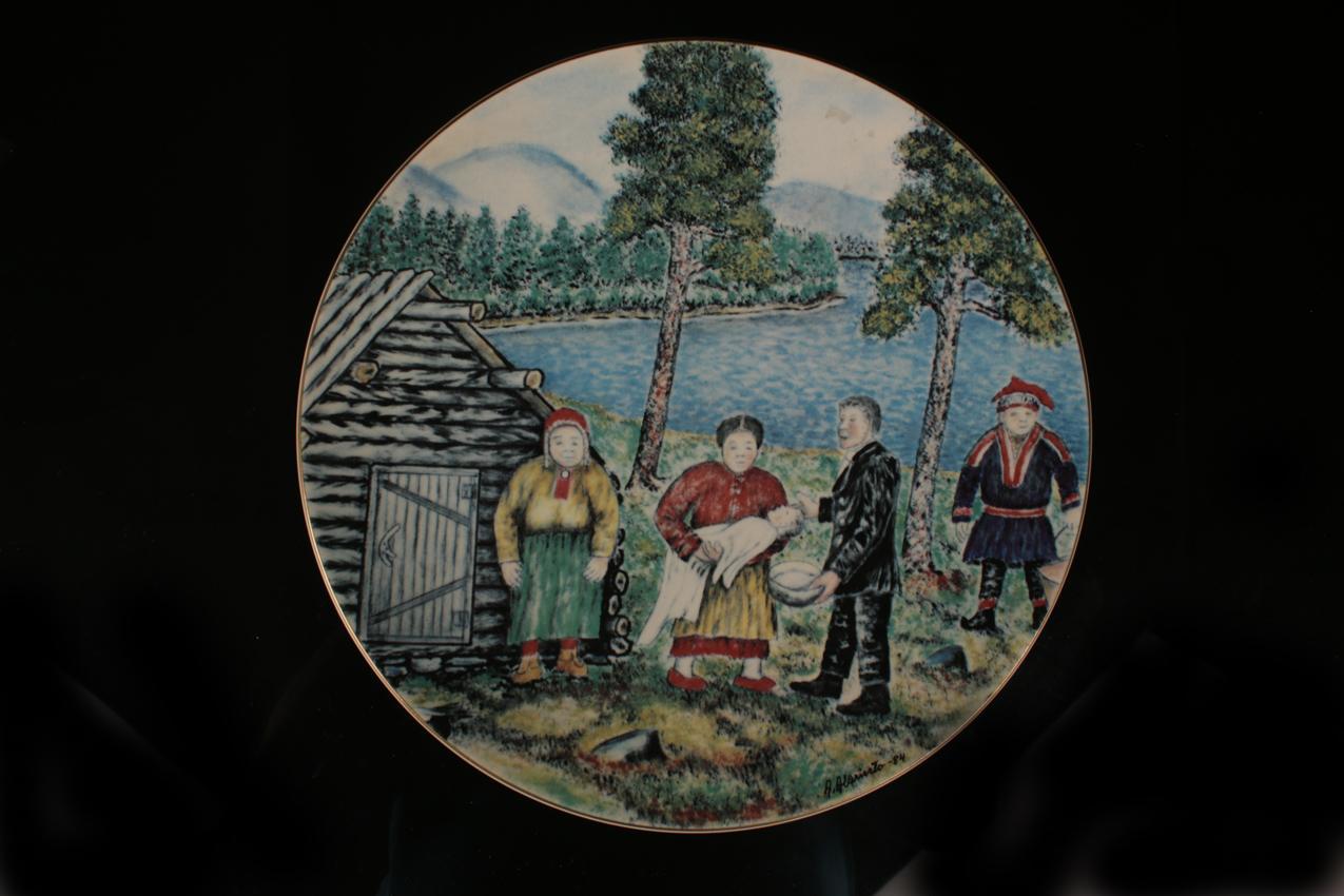 Andreas Alariesto large art wall plate