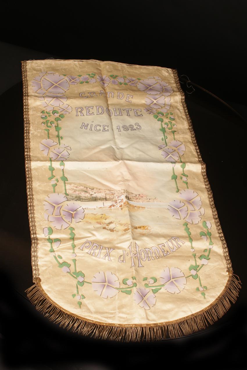 Signeerattu 20-luvun silkkinen karnevaalibanneri Grande Redoute Nizza Anfossi S. Giotti - Image 2