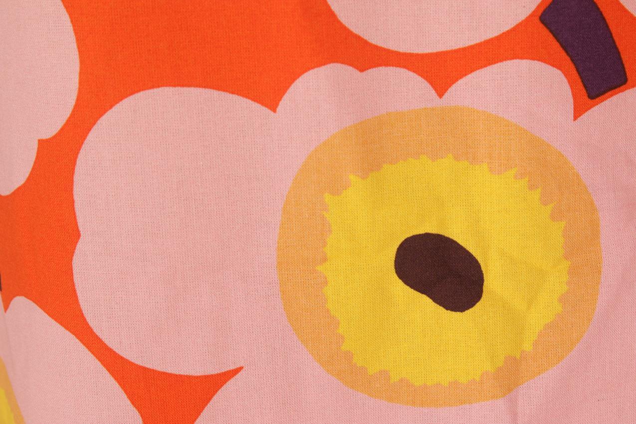 Marimekko oranssi-pinkki “Pieni Unikko 2” kangas - Image 4