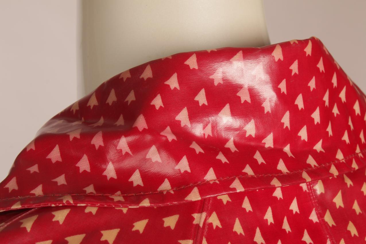 Vintage Marimekko Rukka kiiltävä punainen sadetakki “Härkki” M - Image 5