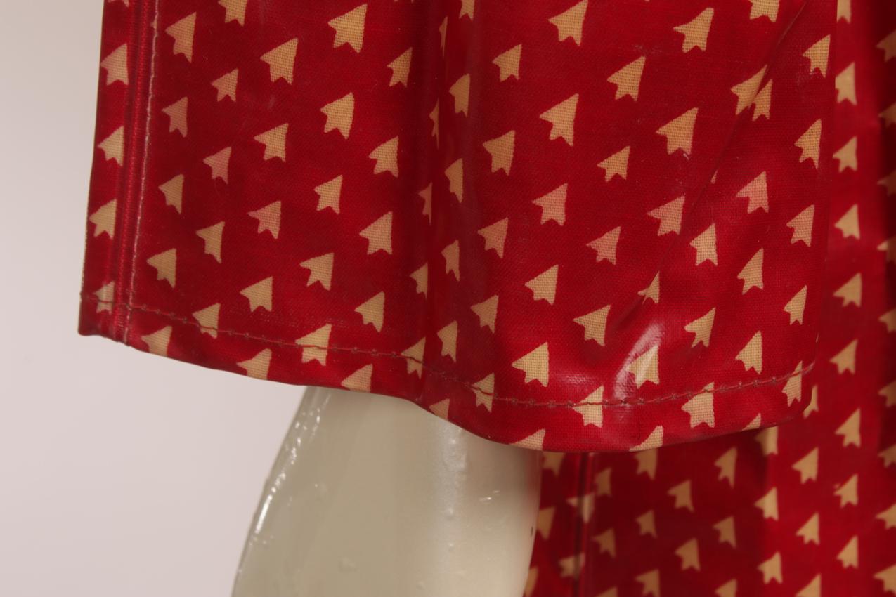 Vintage Marimekko Rukka kiiltävä punainen sadetakki “Härkki” M - Image 6
