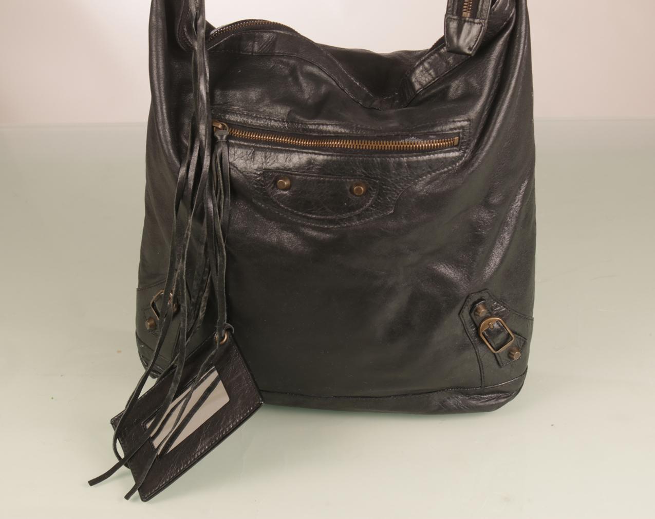 Balenciaga musta metallinhohtoinen Day Hobo nahkainen olkalaukku
