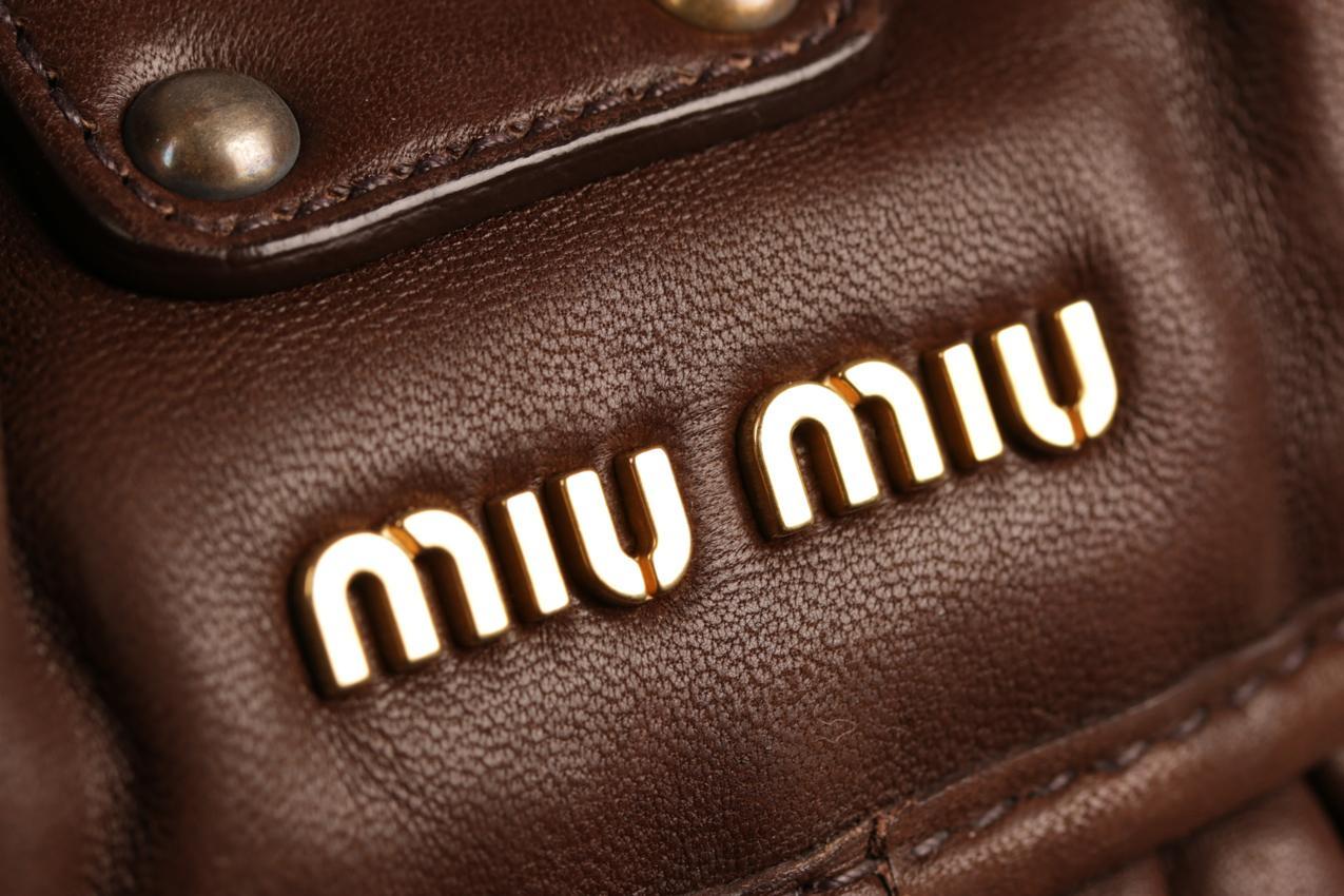 Miu Miu Sacca Matelasse kahvinruskea nahkainen Hobo laukku - Image 14