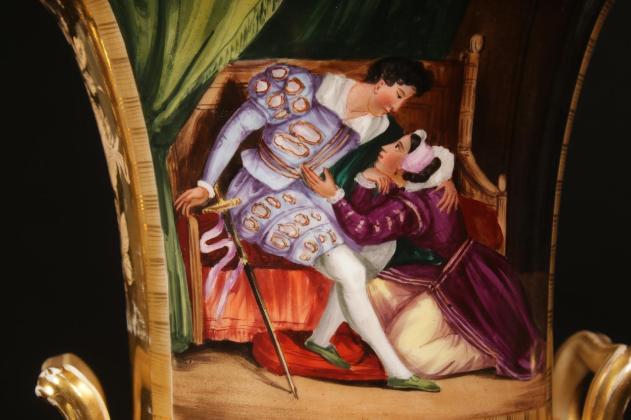 Kaksi 1800-luvun ranskalaista Empire “Old Paris” posliiniuurnaa - Image 15