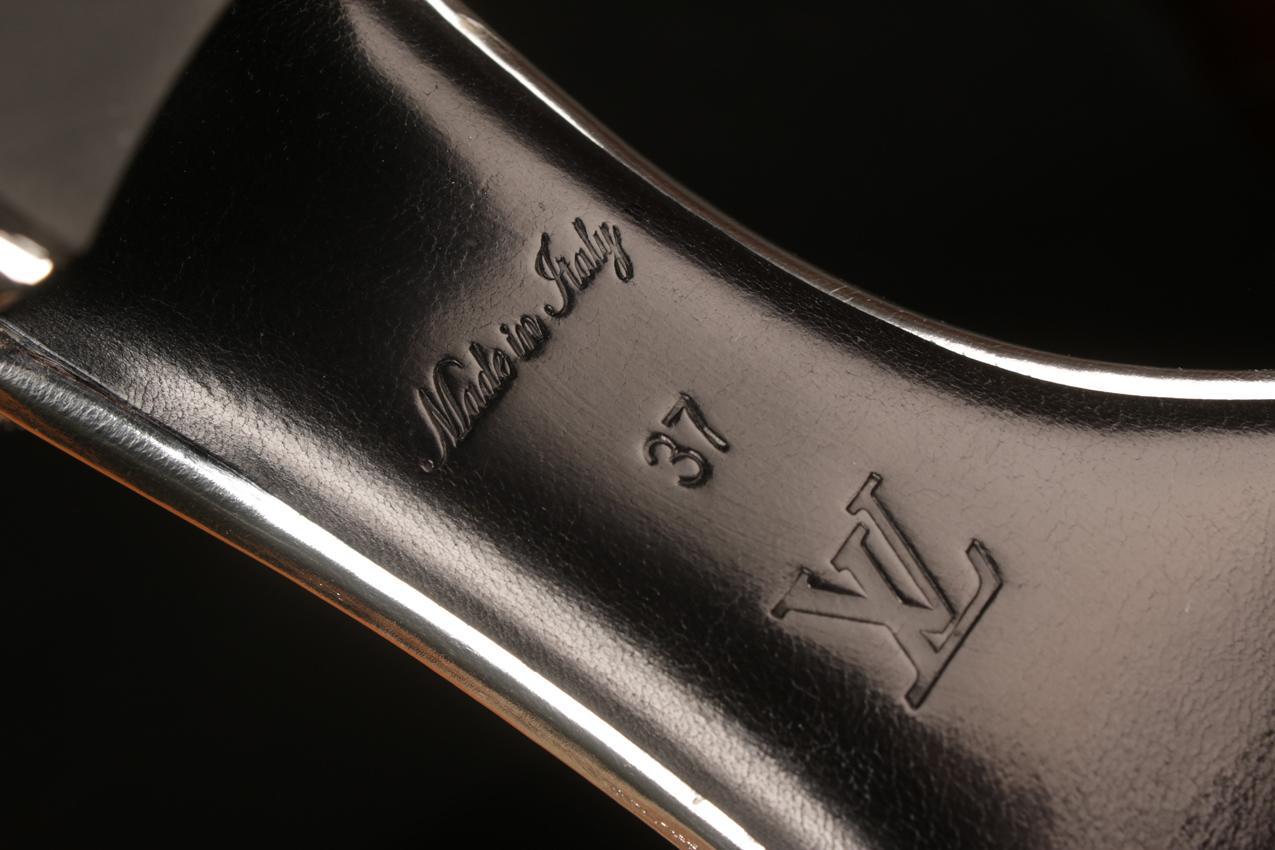 Louis Vuitton hopeanväriset nahkasandaalit 37 - Image 10