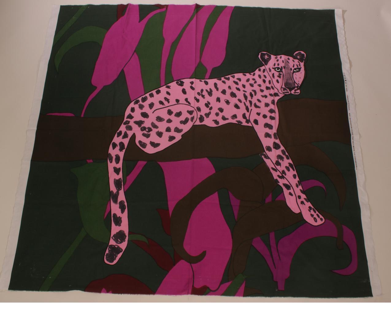 Marimekko Teresa Moorhouse pinkki kangas “Sininen gebardi”