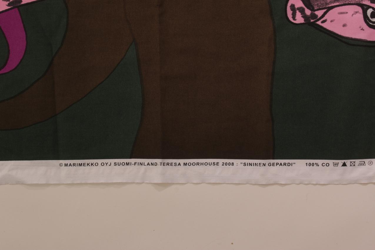 Marimekko Teresa Moorhouse pinkki kangas “Sininen gebardi” - Image 5