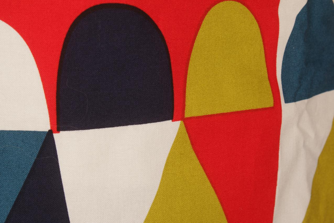 Marimekko kapea kaksipuolinen abstrakti-kuvioinen pöytäliina - Image 4