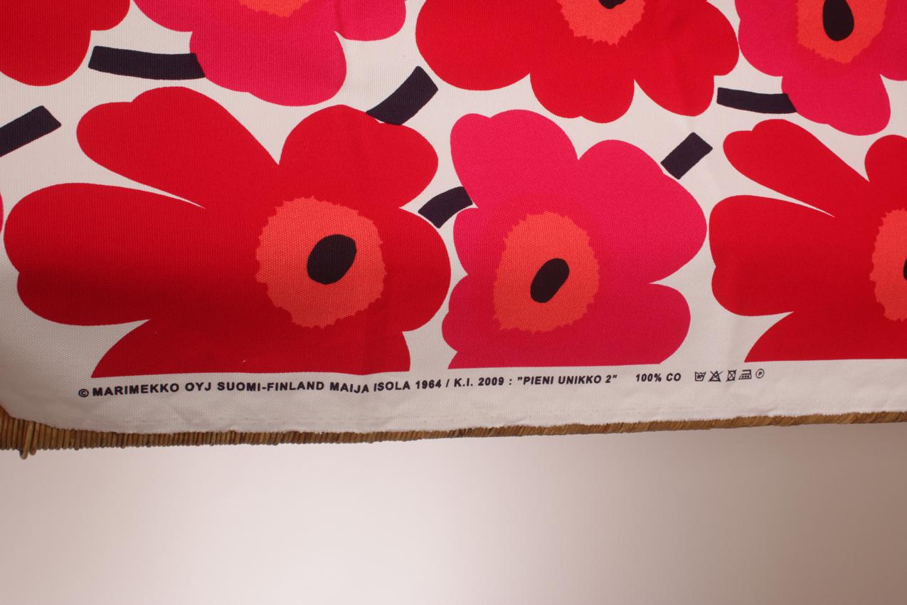 Marimekko Maija Isola canvas verhoilukangas punainen “Pieni Unikko” - Image 4