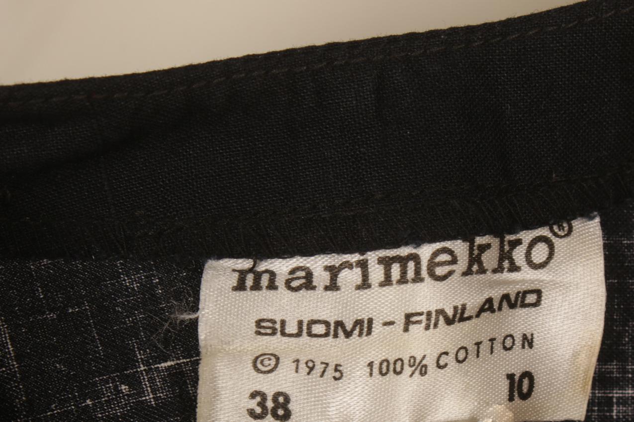 Vintage 70-luku Marimekko Pentti Rinta musta abstrakti-kuvioinen “Jälki” A-linjainen maksimekko M - Image 8