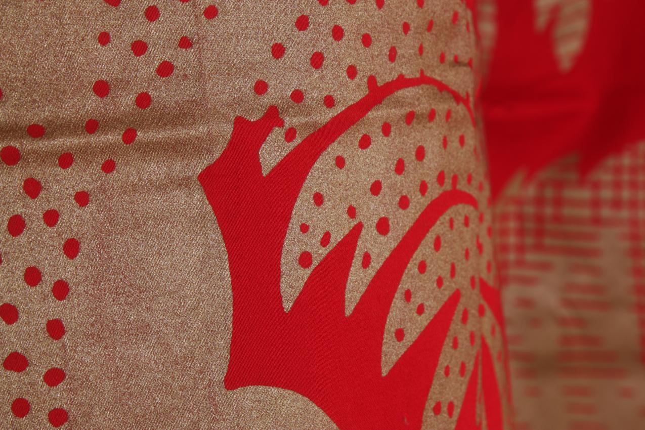 Marimekko pitkä punainen/kulta pöytäliina Maija Isola “Festivo” 140 x 310 - Image 3