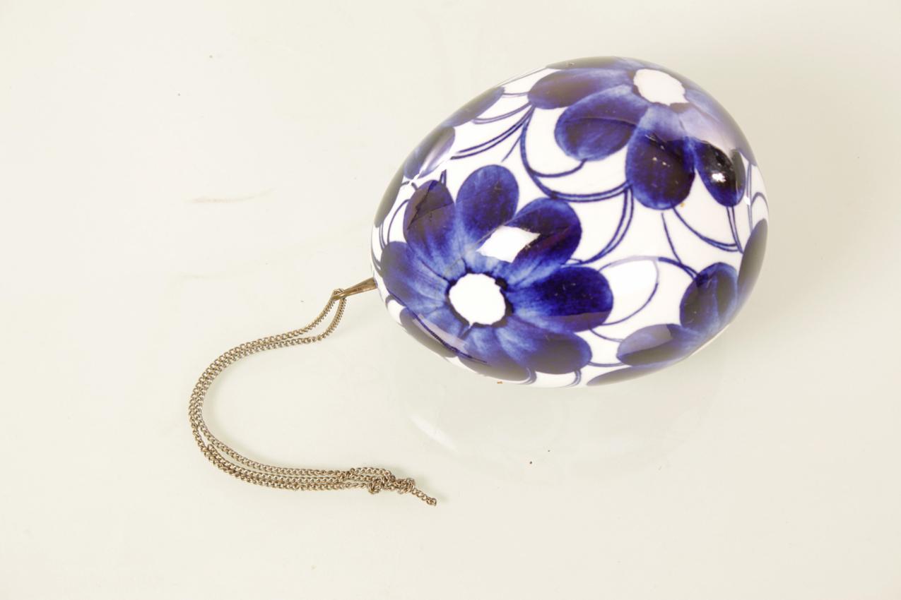 Arabia GOG Gunvor Olin-Grönqvist hanging decorative egg - Image 3