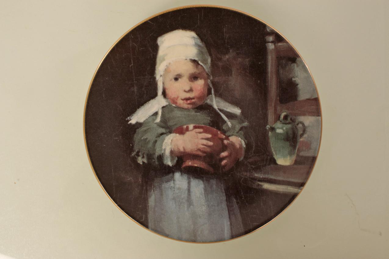 Taidelautanen Arabia Helene Schjerfbeck ”Tyttö ruukun kanssa"