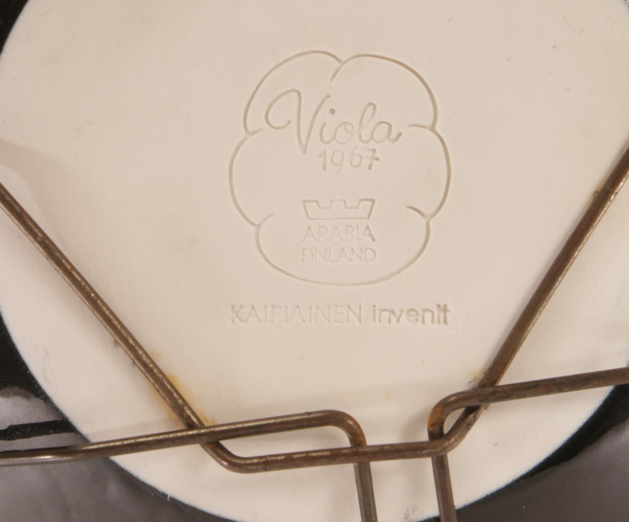 Arabia Birger Kaipiainen pieni sininen Viola-seinälautanen - Image 5