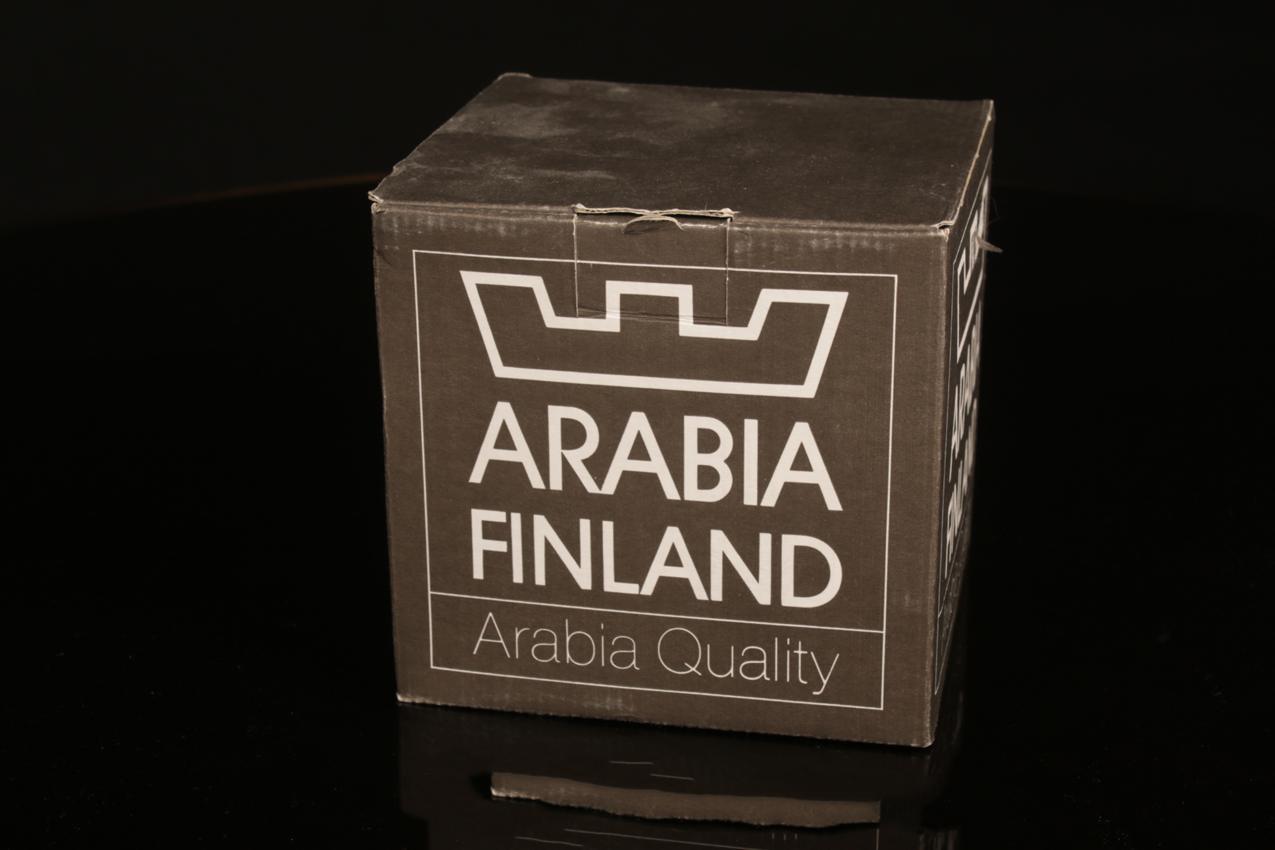Neljä Arabian Myrna kahvikuppia ja asettia - Image 8