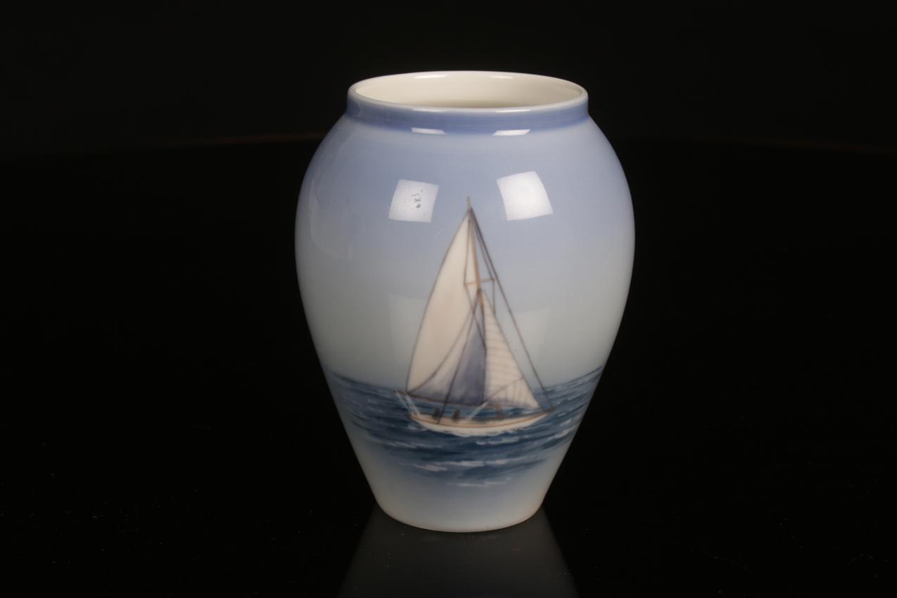 Royal Copenhagen “Sailing boat” small vase no 2897/271