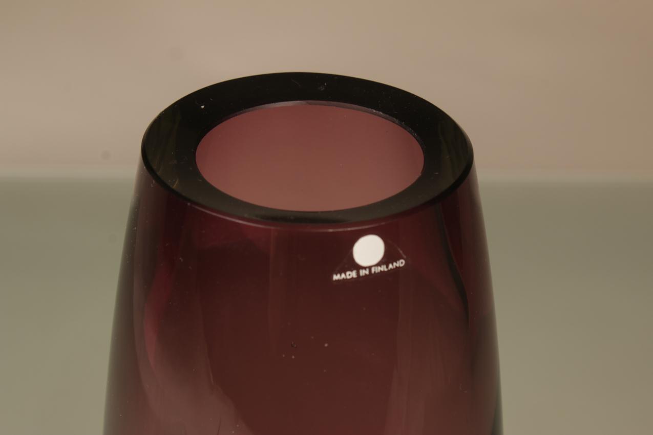 Iittala Erkki Vesanto signeerattu burgundin punainen ”Lappi” maljakko - Image 4